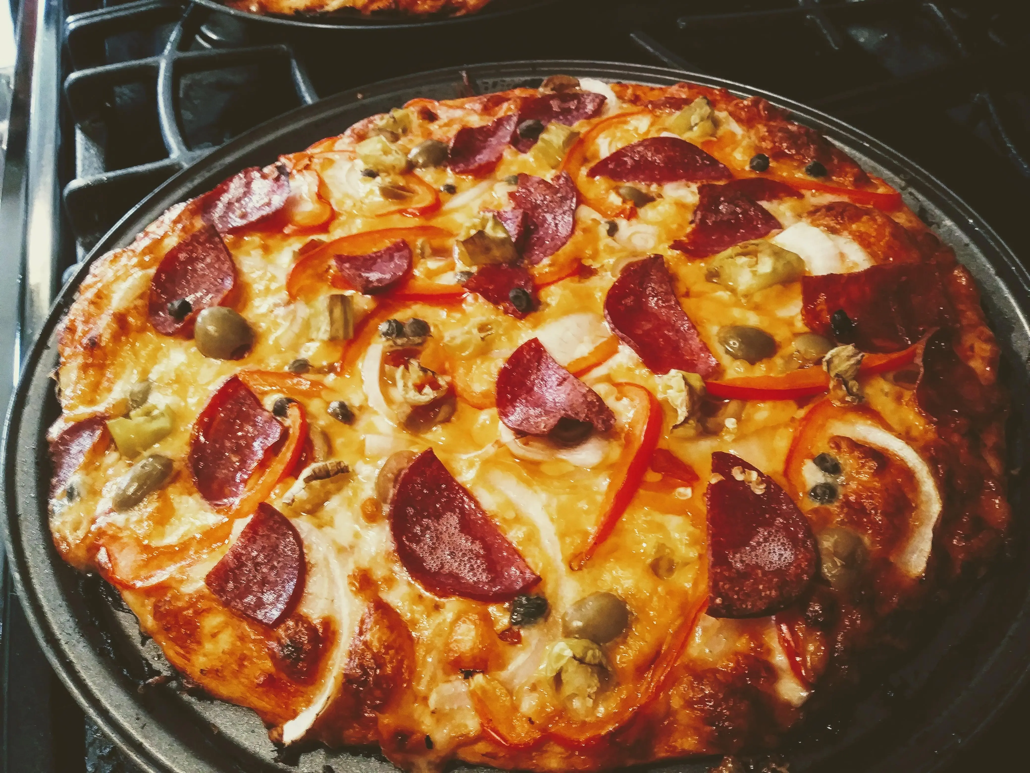 Cách Làm Pizza Tại Nhà Giòn Rụm – Công Thức Chuẩn Như Nhà Hàng