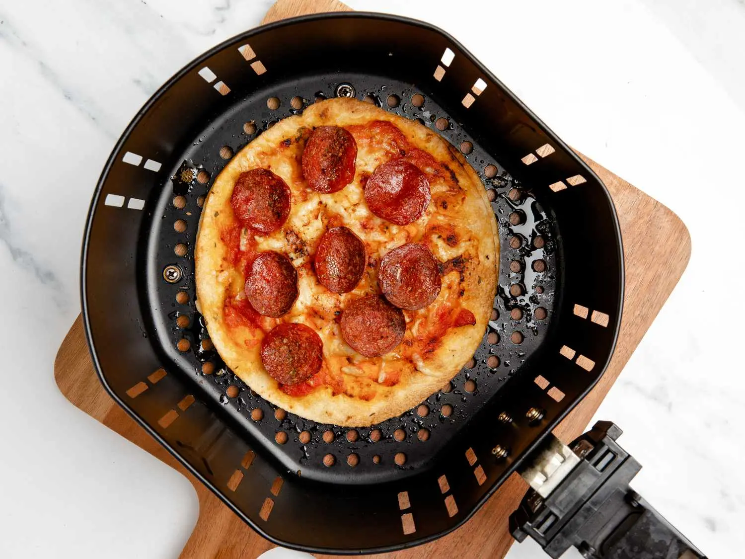 Cách Làm Pizza Tại Nhà Giòn Rụm – Công Thức Chuẩn Như Nhà Hàng
