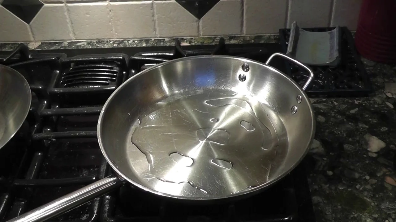 Cách Sử Dụng Chảo Inox Không Dính, Không Cháy Mà Không Cần Dầu Mỡ