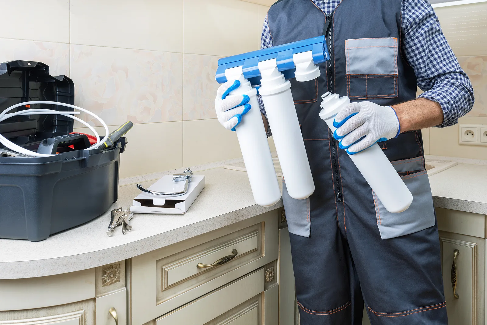 Bạn Đã Sử Dụng Máy Lọc Nước Đúng Cách? Bí Quyết Giữ Máy Luôn Sạch Và Hiệu Quả