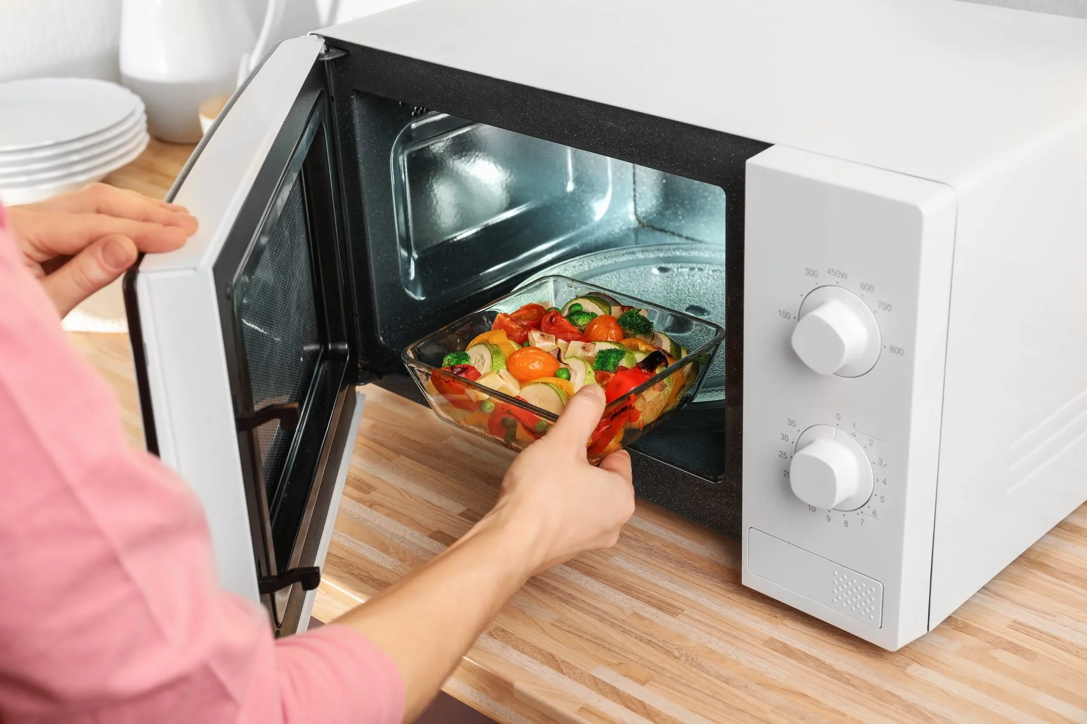 Top 10 Sản Phẩm Cần Thiết Cho Một Không Gian Bếp Hiện Đại Tiện Nghi Và Sang Trọng